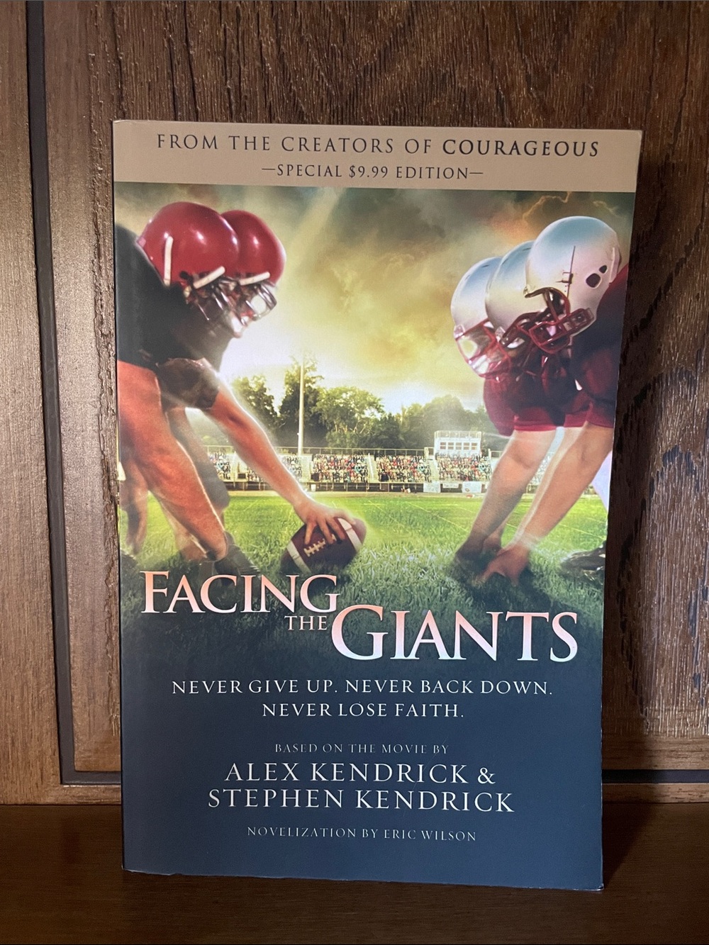 Facing the Giants by Alex Kendrick & Stephen Kendrick - Black Cover Paperback